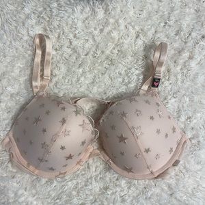 Victoria’s Secret sexy lacy push-up bra 36B